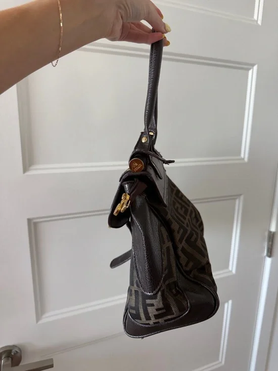 Authentic Vintage Fendi Brown Zucca Canvas and Leather Shoulder Bag - Picture 4 of 11